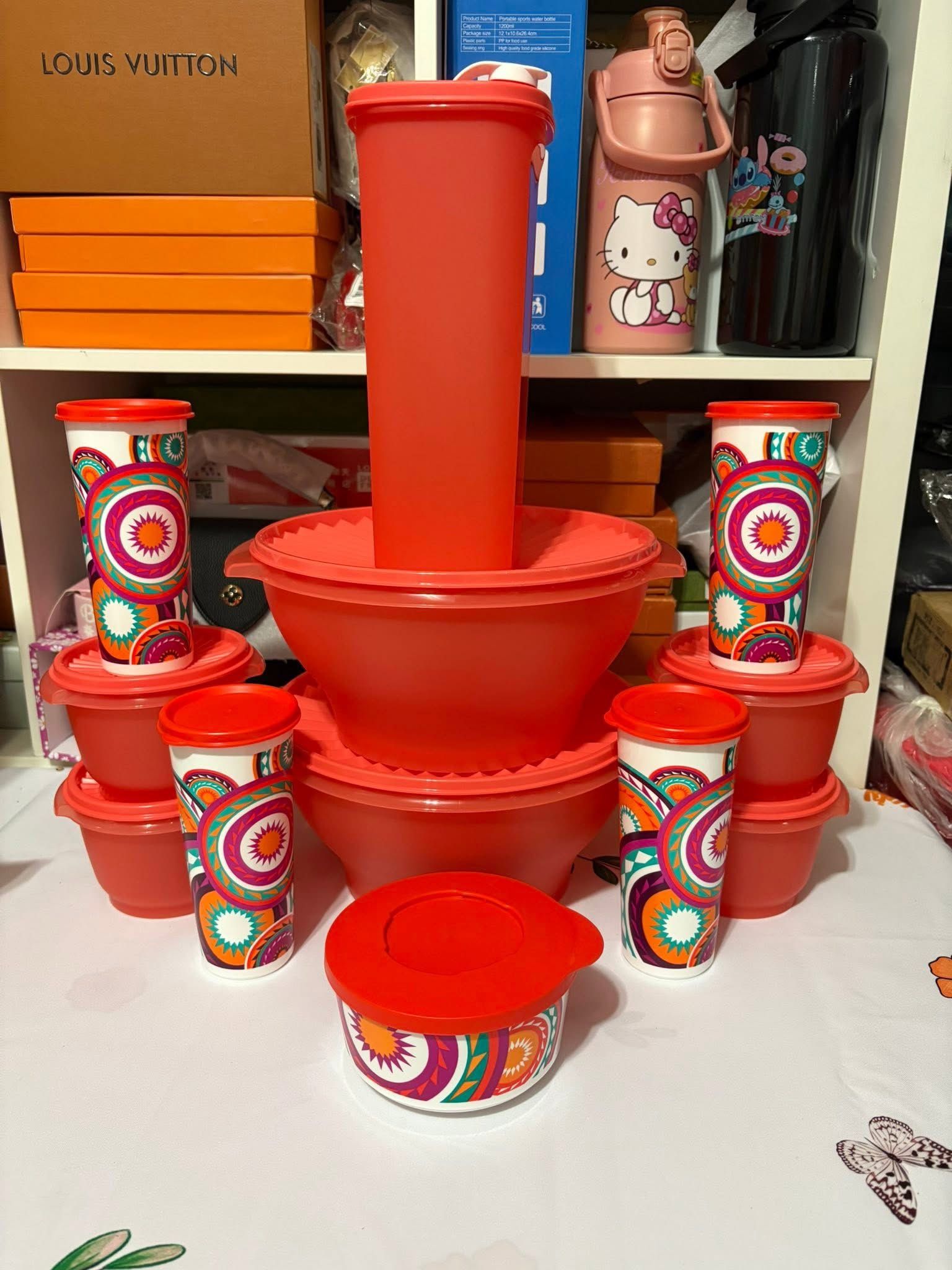 Tupperware Set