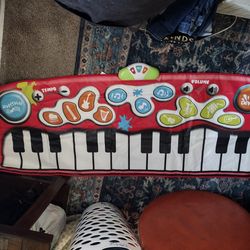 Winfin jumbo step on kids piano