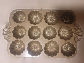 Fall Halloween holiday pumpkin patch cake pan mold