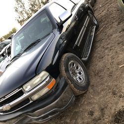 2004 Chevy Suburban Parts  Parting Pout 