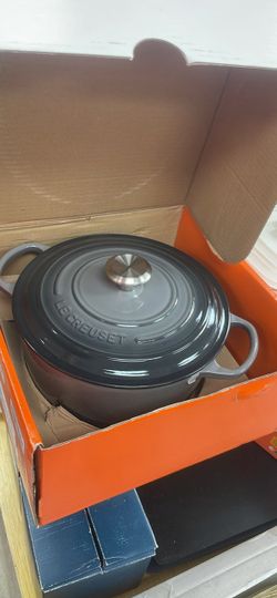 Le Creuset Round Dutch Oven