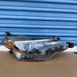 2017,2018,2019 Toyota Corolla Le Headlight/Foco Delantero Rh Passenger Oem,Original  Ask