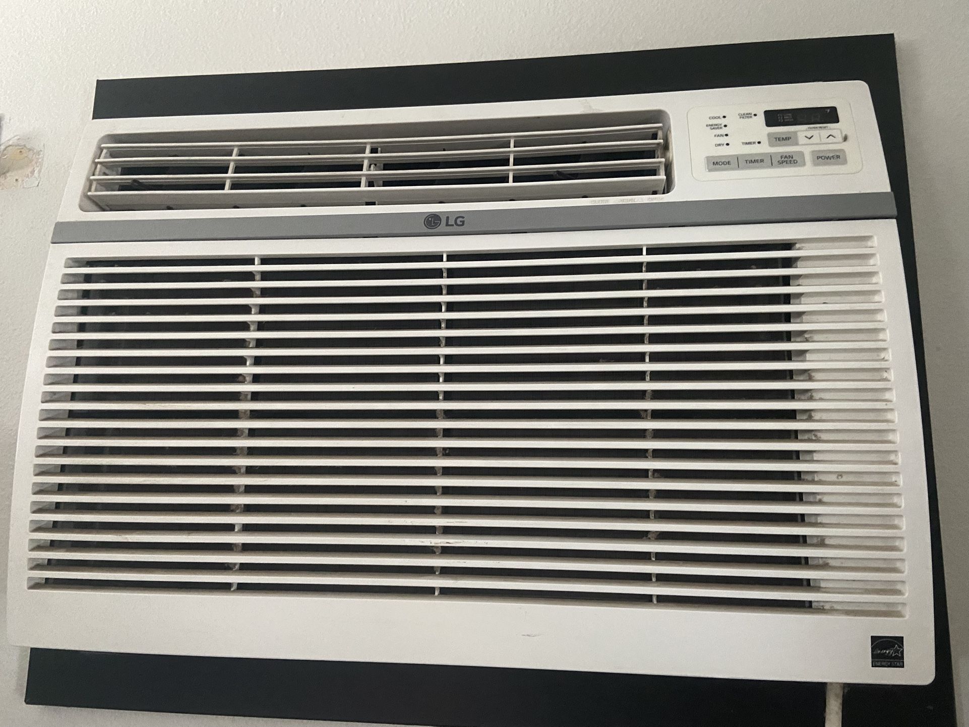 GE WINDOW AIR CONDITIONER