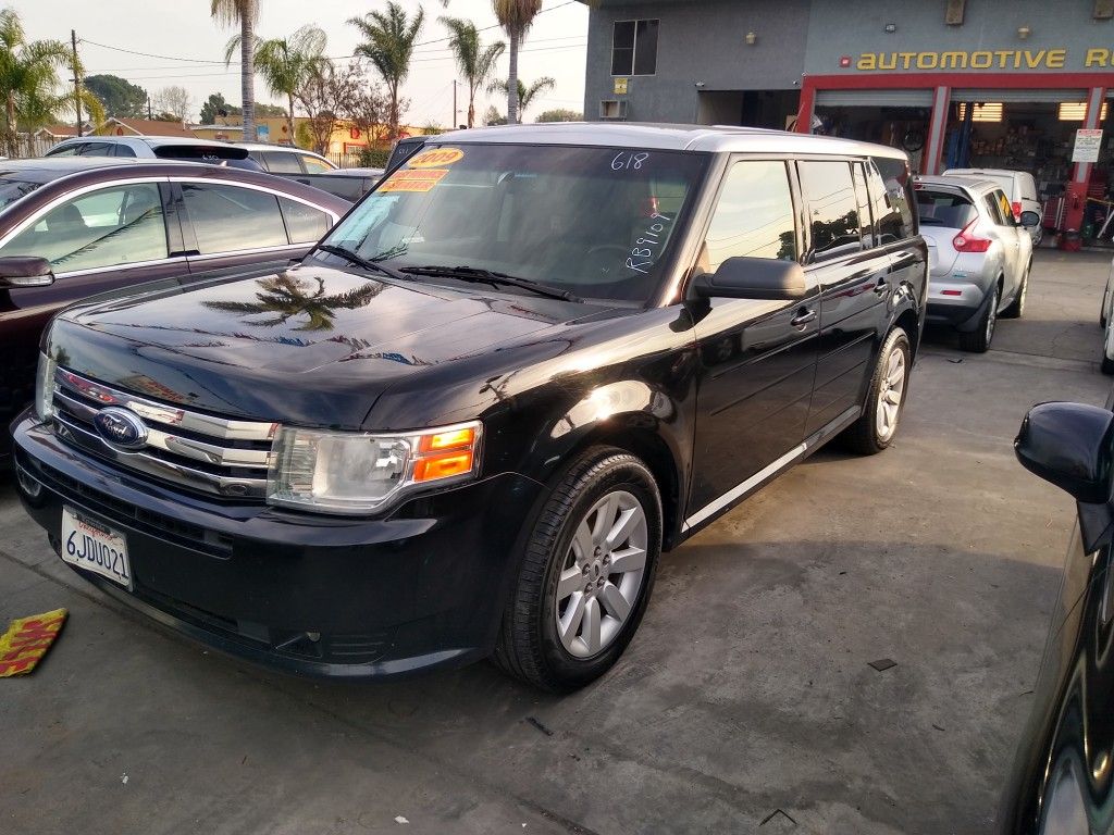 2009 Ford flex MUY FÁCIL DE LLEVAR/EZ CREDIT  *323*560*18*44* 4814 GAGE AVE BELL Ca