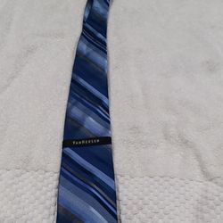 Van Heusen Blue Striped Necktie