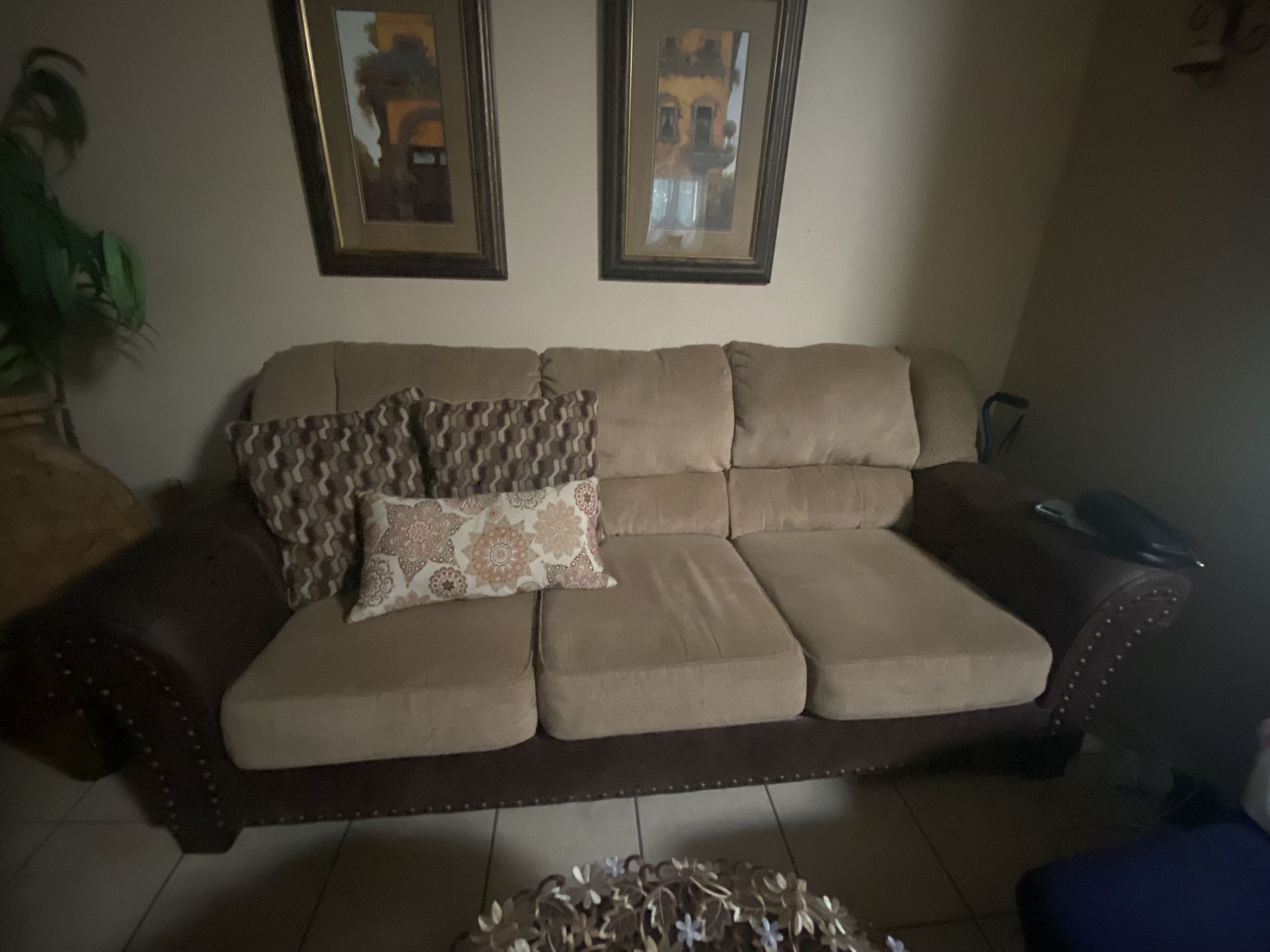 Couch set