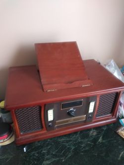 Radio combo: cd player / mp3 player / cell phone / iPad hook up