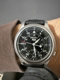 SEIKO Men's SNK809 5 Automatic 37mm