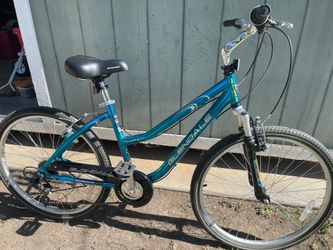 Ladies mountain / hybrid bike