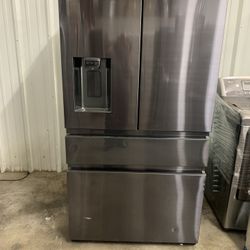 NÉW REFRIGERATOR 
