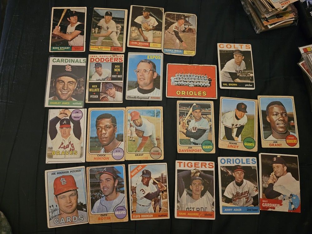 Vintage Baseball Card Lot In Fair Shape