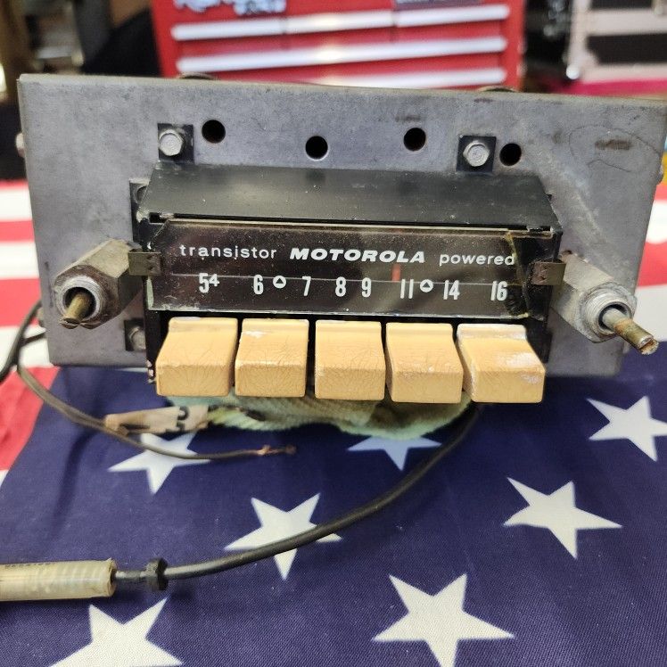 Vintage Aircooled VW Motorola 6 Volt Radio VWA8 3227
