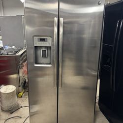 GE REFRIGERATOR 