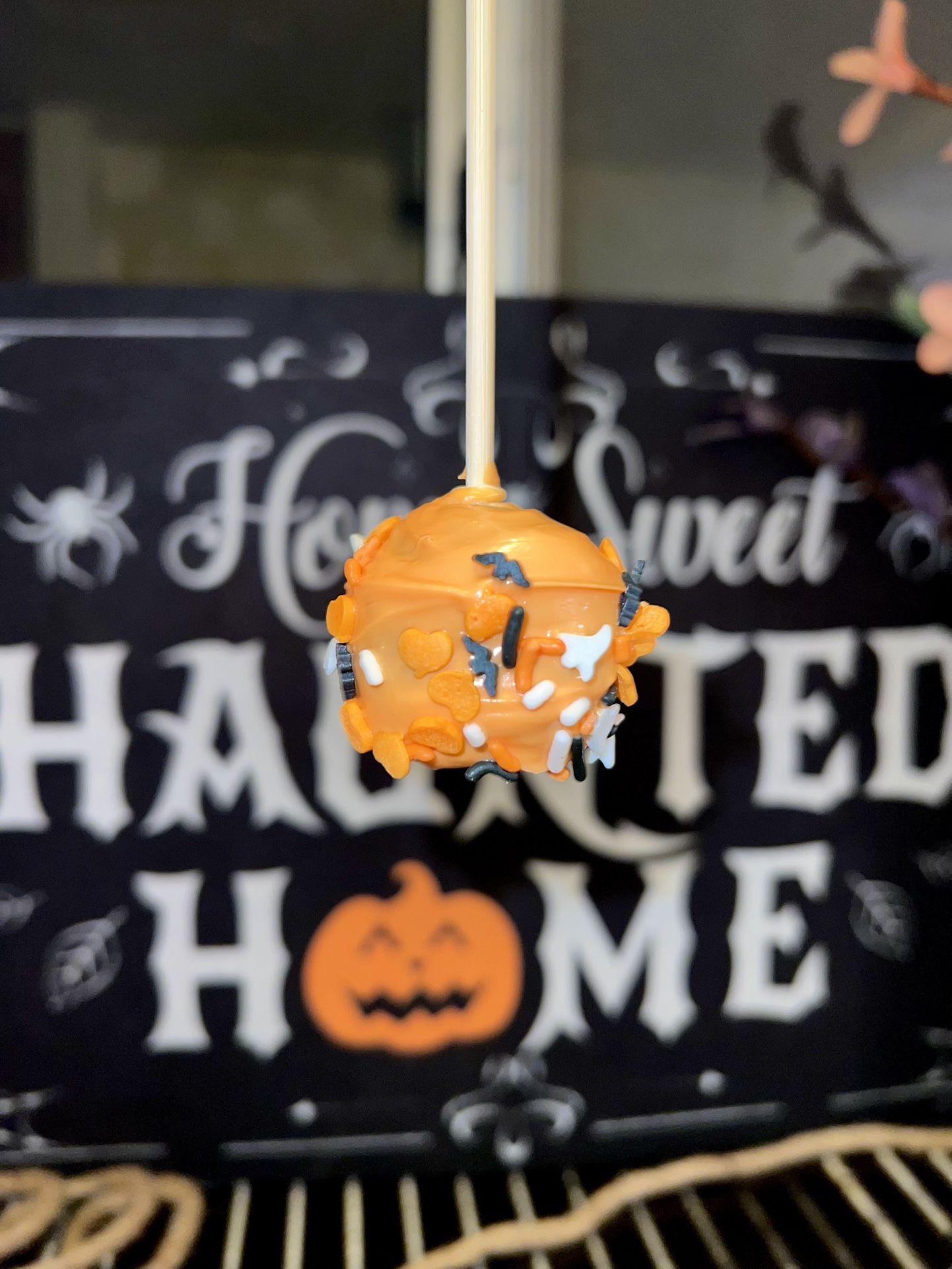 30 Delicious Cake Pops For Pre Order 