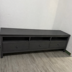 6 Ft Modern TV Stand / Media Console – Excellent Condition