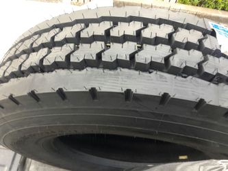 11r22.5 drive tire