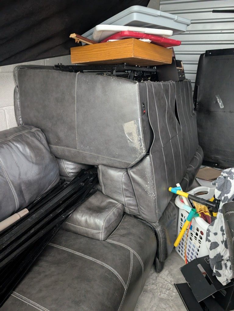 4 Recliners