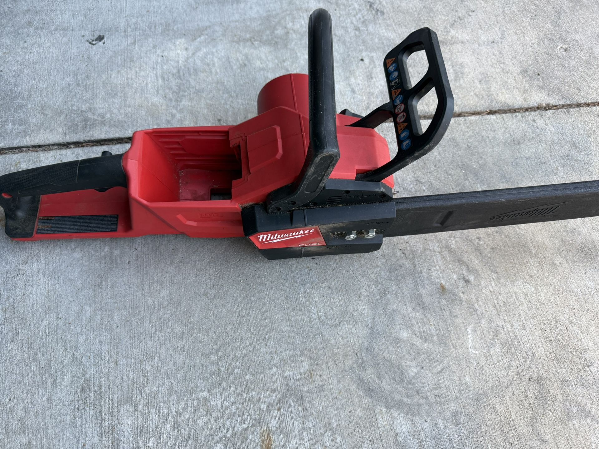 Milwaukee M12 Chainsaw