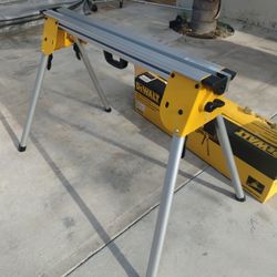 DeWalt COMPACT MITER SAW STAND 