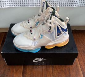 LeBron 19 Basketball shoes