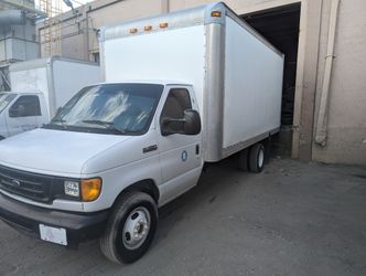 2005 Ford E350 Super Duty