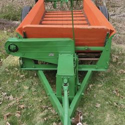 New Idea Manure Spreader