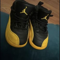 Nike Air Jordan 12 university gold black