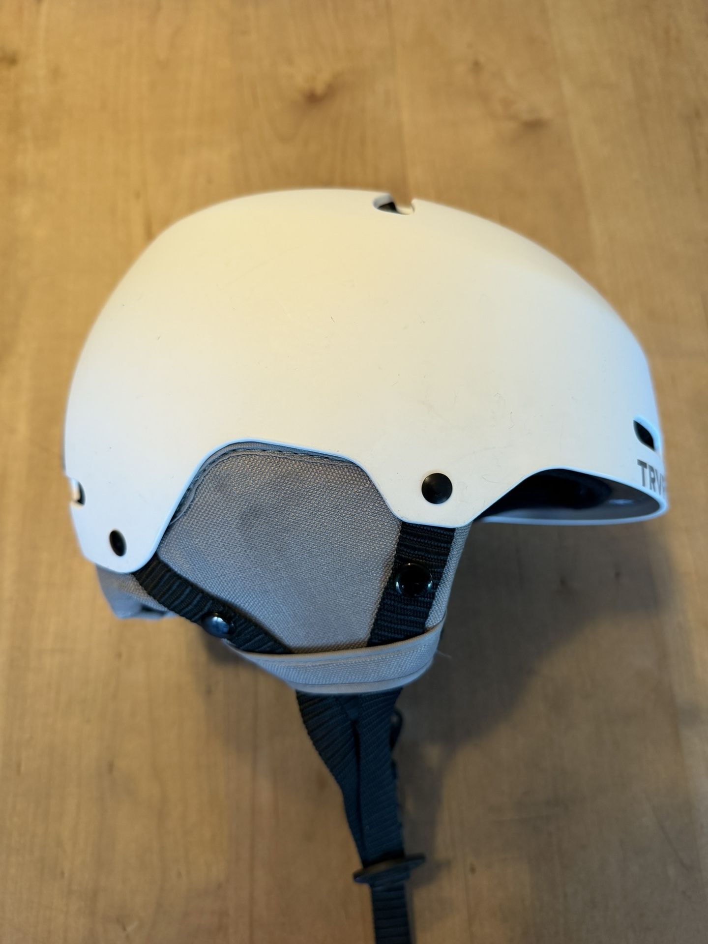 TRVRS Ski Snowboard Helmet Size XS Extra Small Excellent Condition!