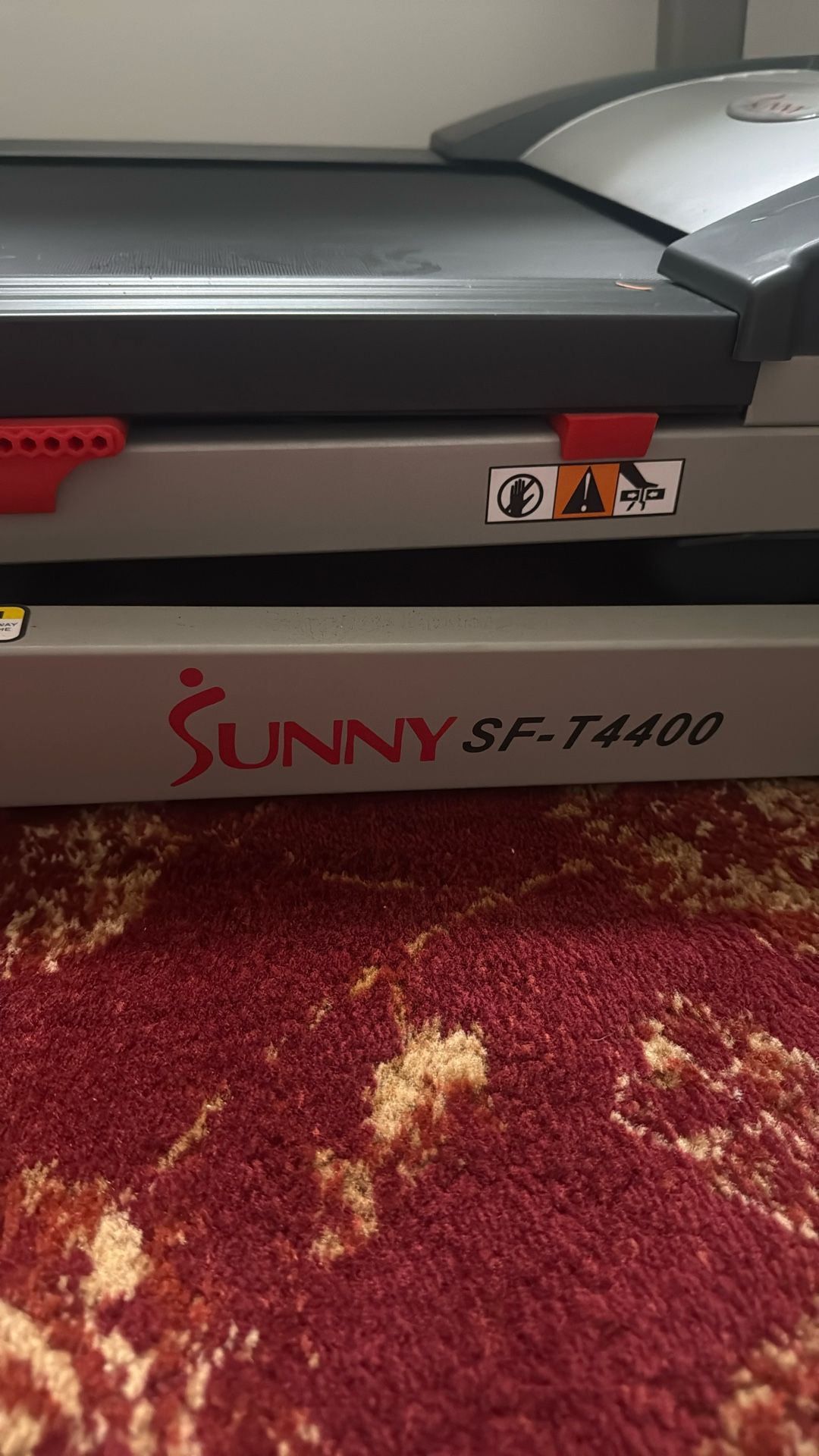 Sunny SF-T4400 Incline Treadmill.