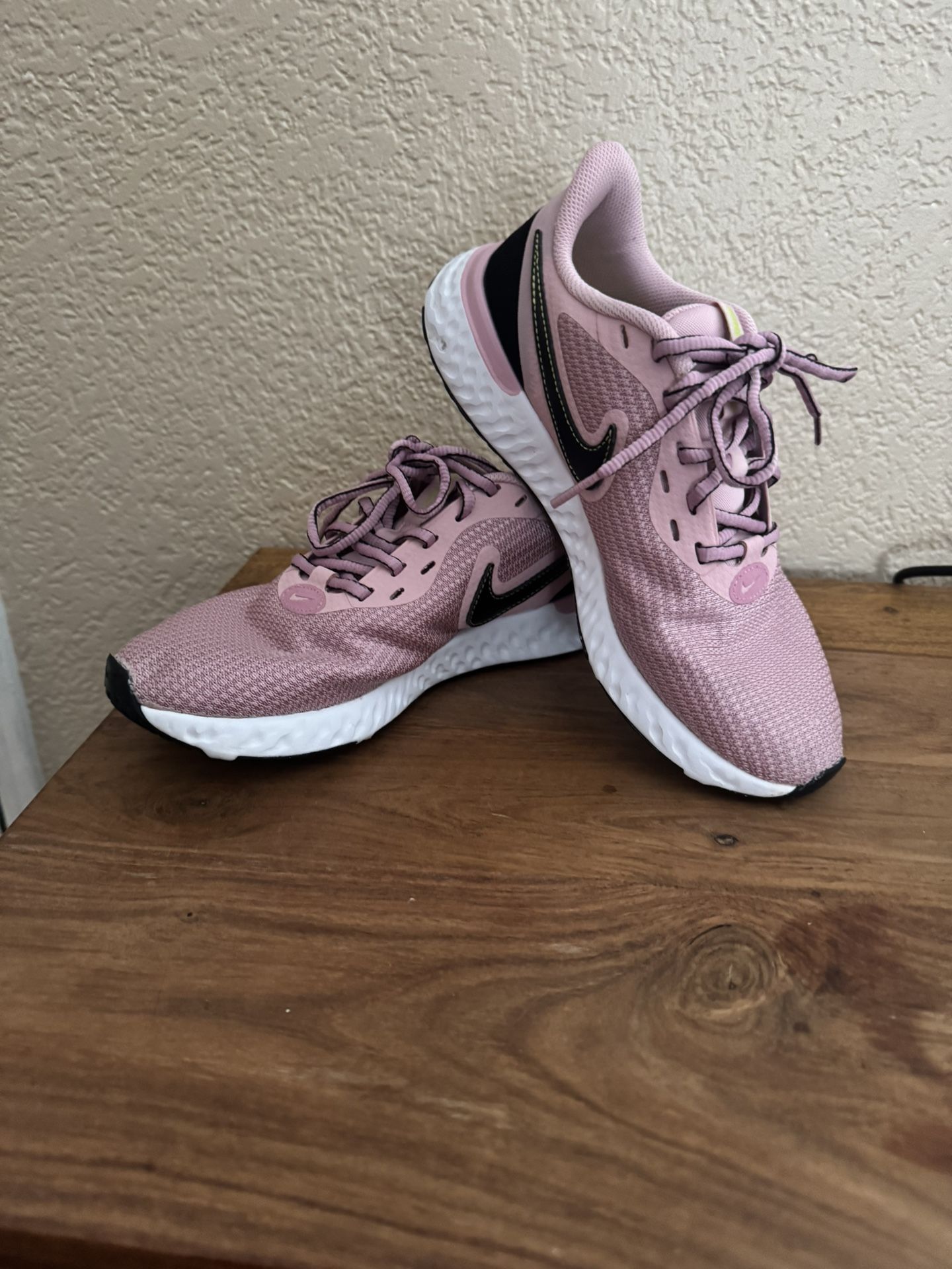 Nike Women’s Size 7