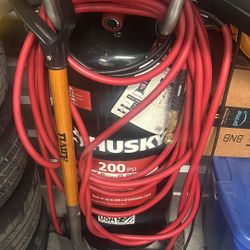 compresor de aire portátil marca Husky.