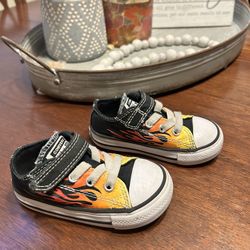 Toddler Converse Size 5