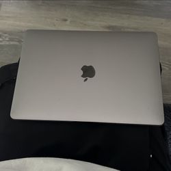 MacBook Air 13 Inch - Retina 2020