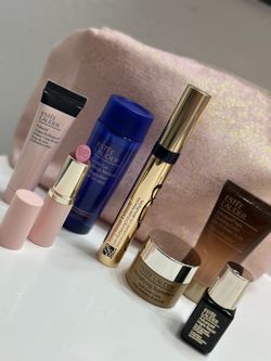 Estée Lauder 7-Piece Skincare and Makeup Set with Travel Bag