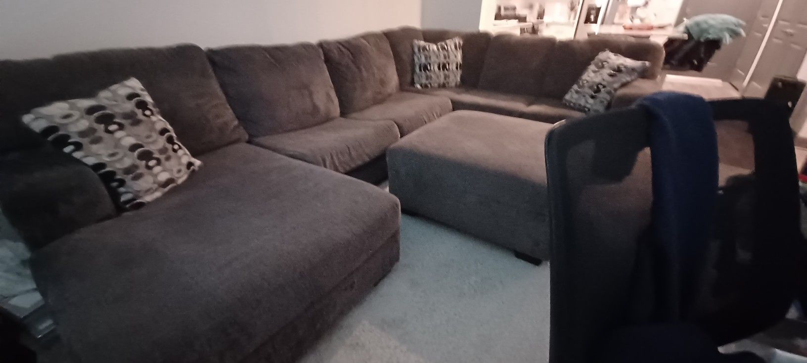 Grey Plush Sectional w/Ottoman