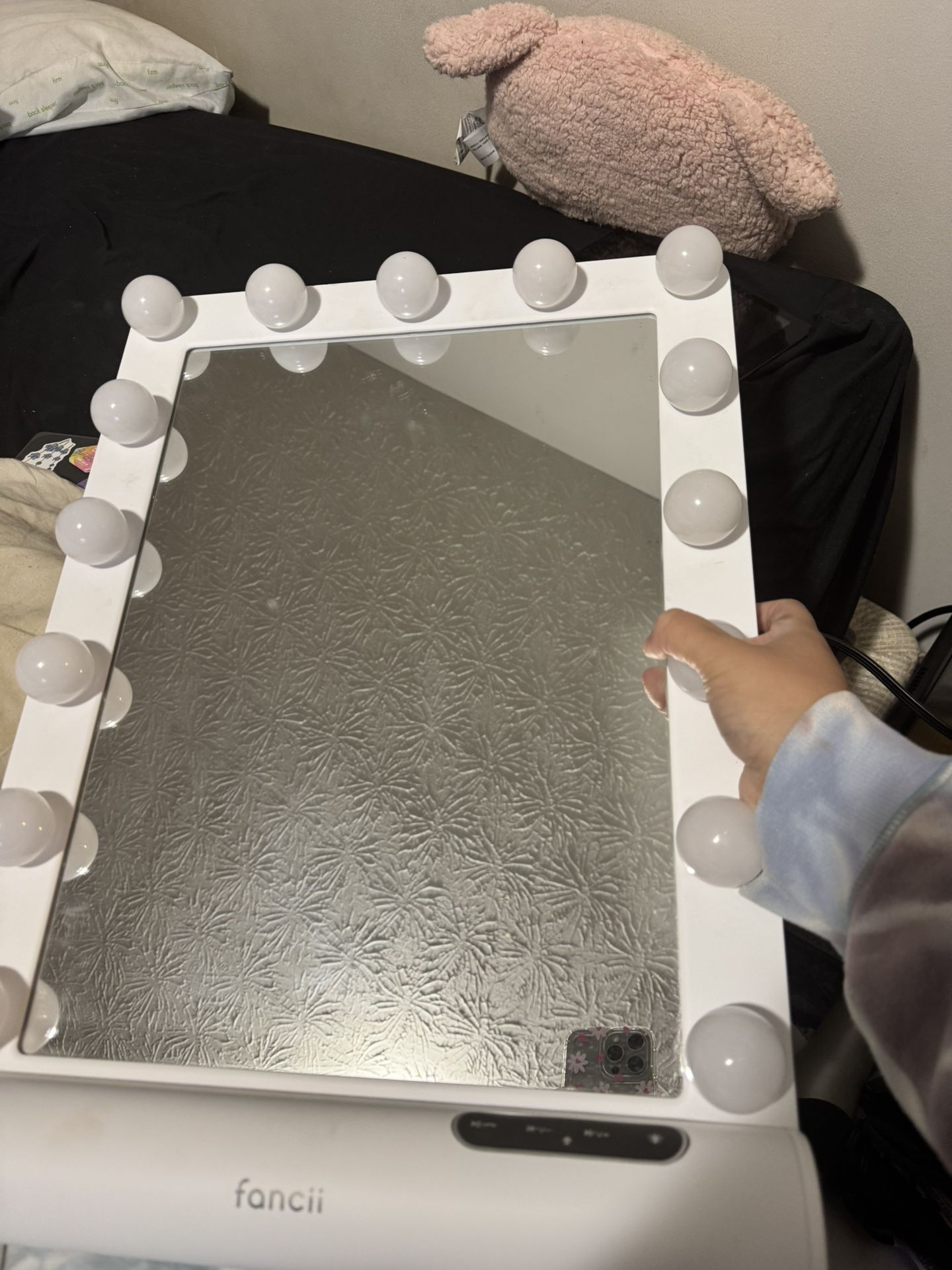 Selling Chromebook HP Laptop & Fancii Brand Mirror.
