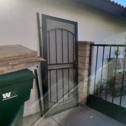 Metal Fron Door , Microwave,  Ans Stove 