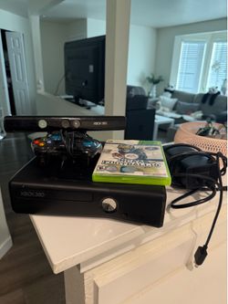 Microsoft Xbox 360 Bundle with Kinect, Controller, and NCAA Football 14