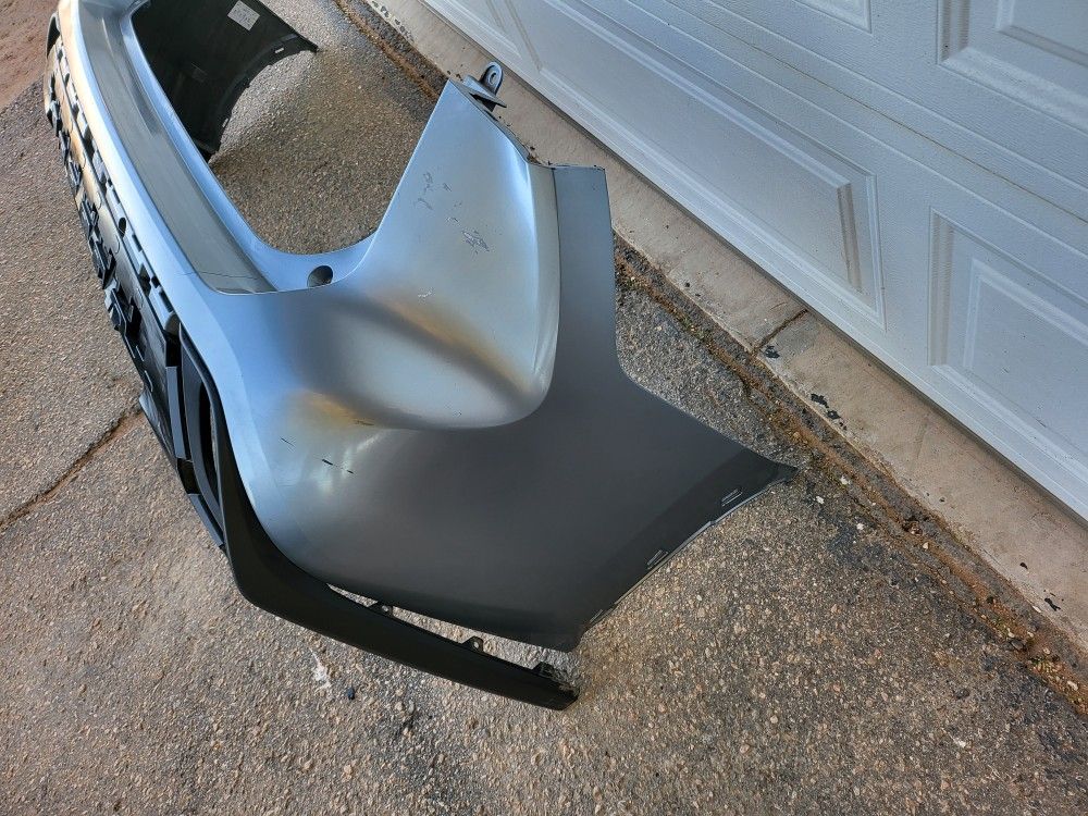 2020 2021 2022 Toyota Highlander Rear Bumper Cover Oem