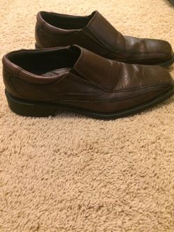 Men’s dress shoes