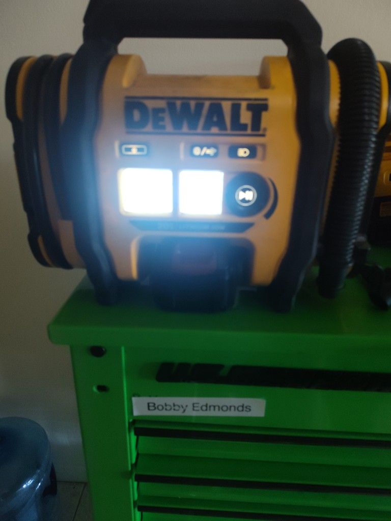 DeWalt Tire Inflator