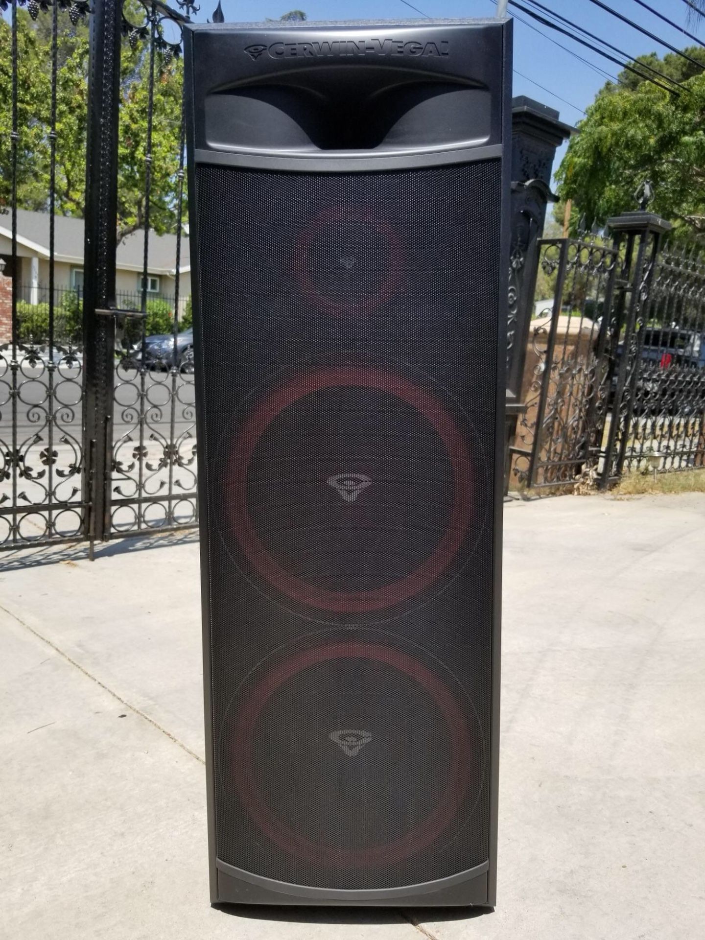 Cerwin vega XLS-215 tower speakers brand new