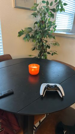 Black Table Top With 4 Chairs