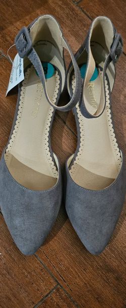 Women's shoes size 8