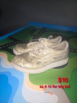 girl sneakers