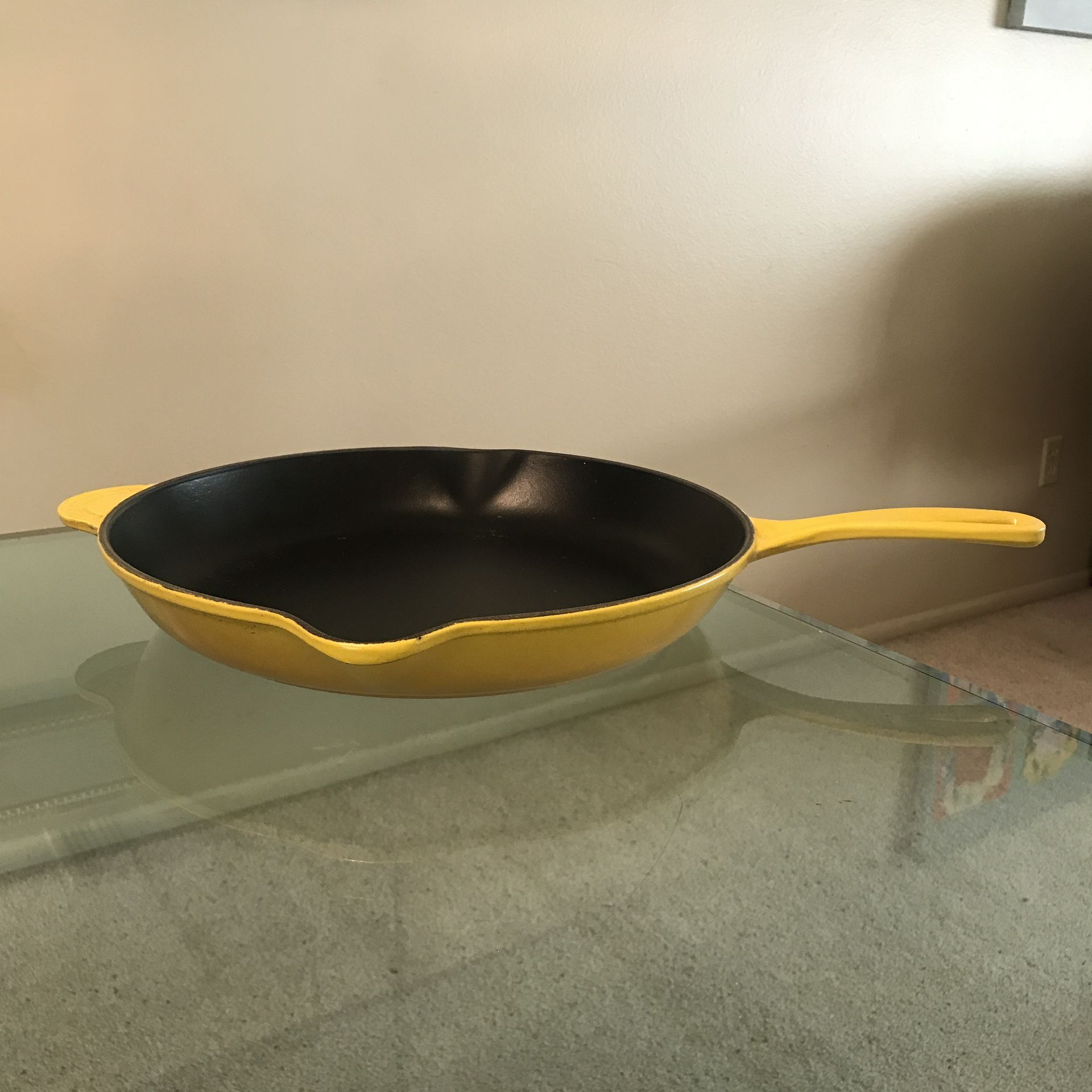 Rare Discontinued Color Le Creuset France Yellow Soleil Size 30 Double Spout 10” Round Skillet Frying Pan Enameled Cast Iron