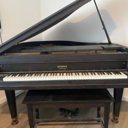 Free Baby Grand Piano 