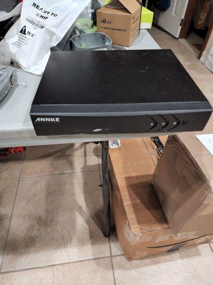 Annke 8 Channel DVR With 8 Cameras