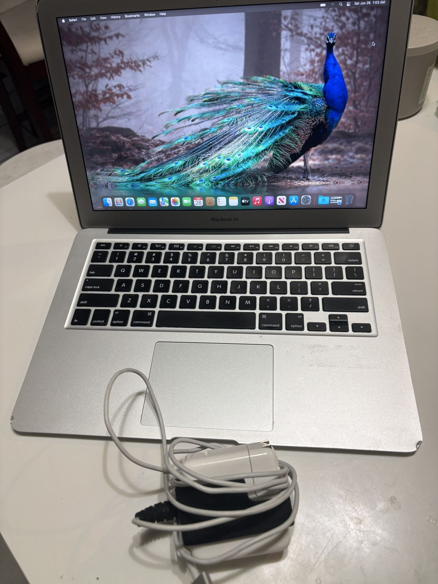 MacBook Air 256gb LOADED Word Excel Affinity Adobe Final Cut Logic pro