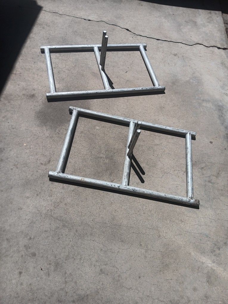 Fence Stands 